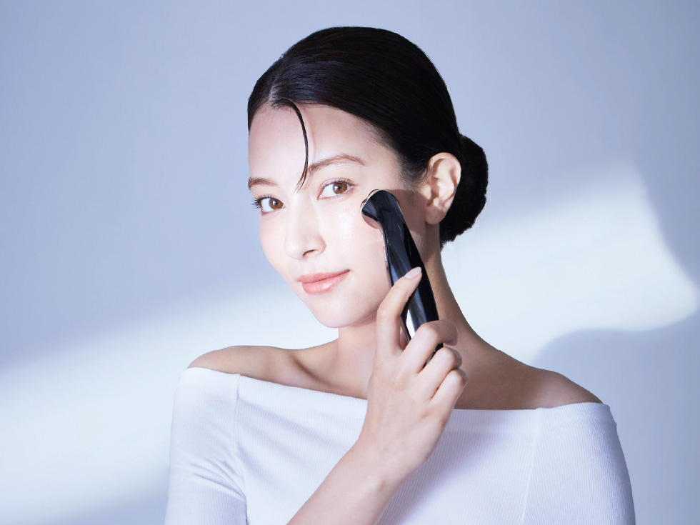 エナージュ　リフト美顔器RF　目元ケア　KBE-1140　