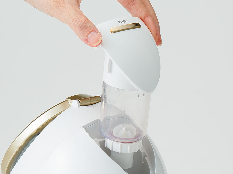 エナージュフェイススチーマーKBE-1530　ENAGE エナージュ　給水タンク