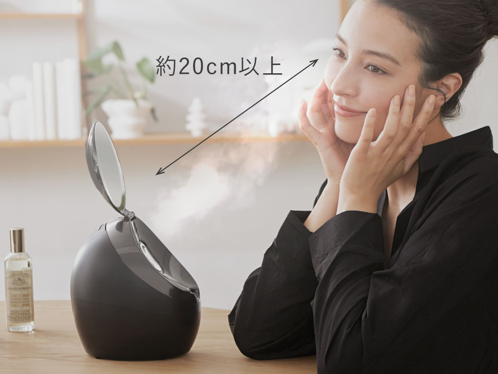 エナージュフェイススチーマーKBE-1540　ENAGE エナージュ　スチームから20センチ離れて使う