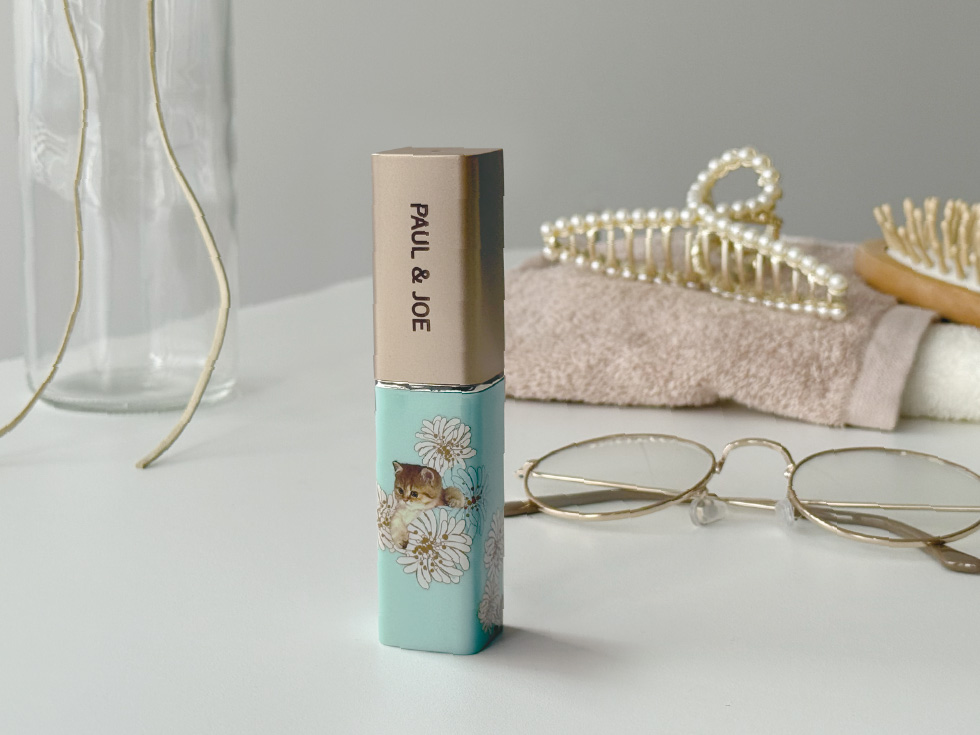 ポーチにすっぽり。充電式シェーバー