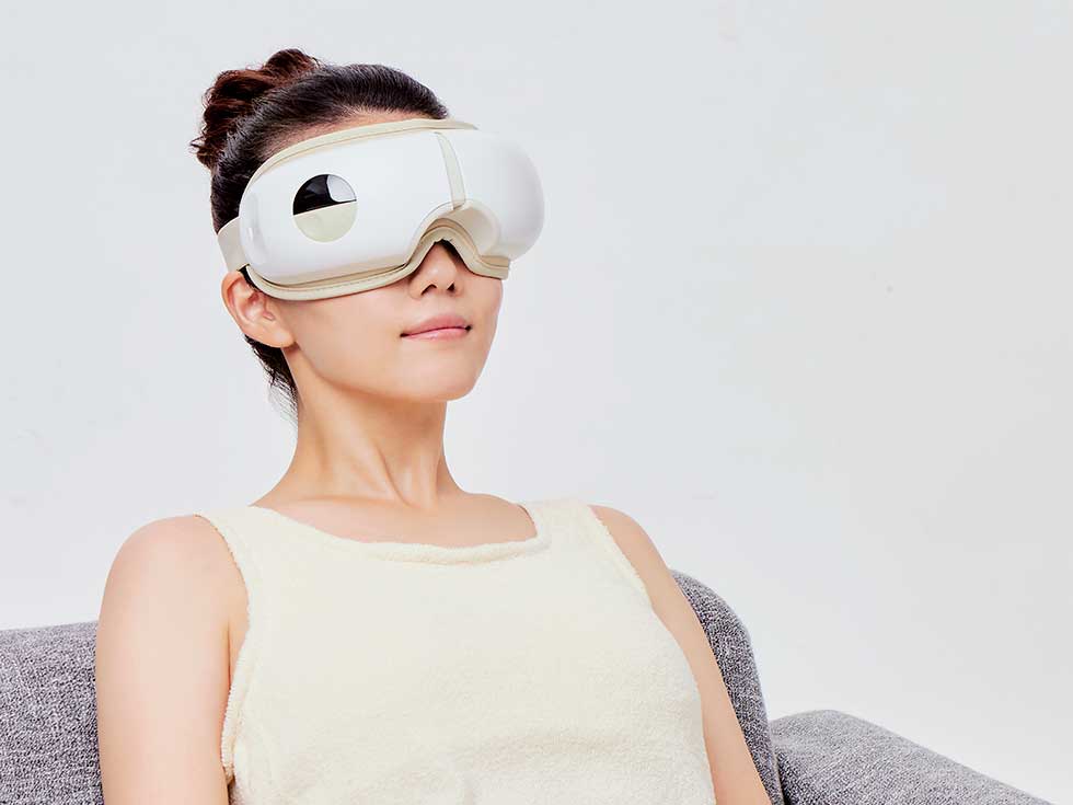 空気圧×温熱×振動で贅沢な目元ケア