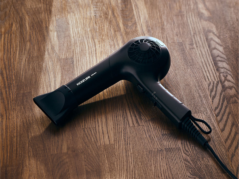 髪の根本から艶めきブロー