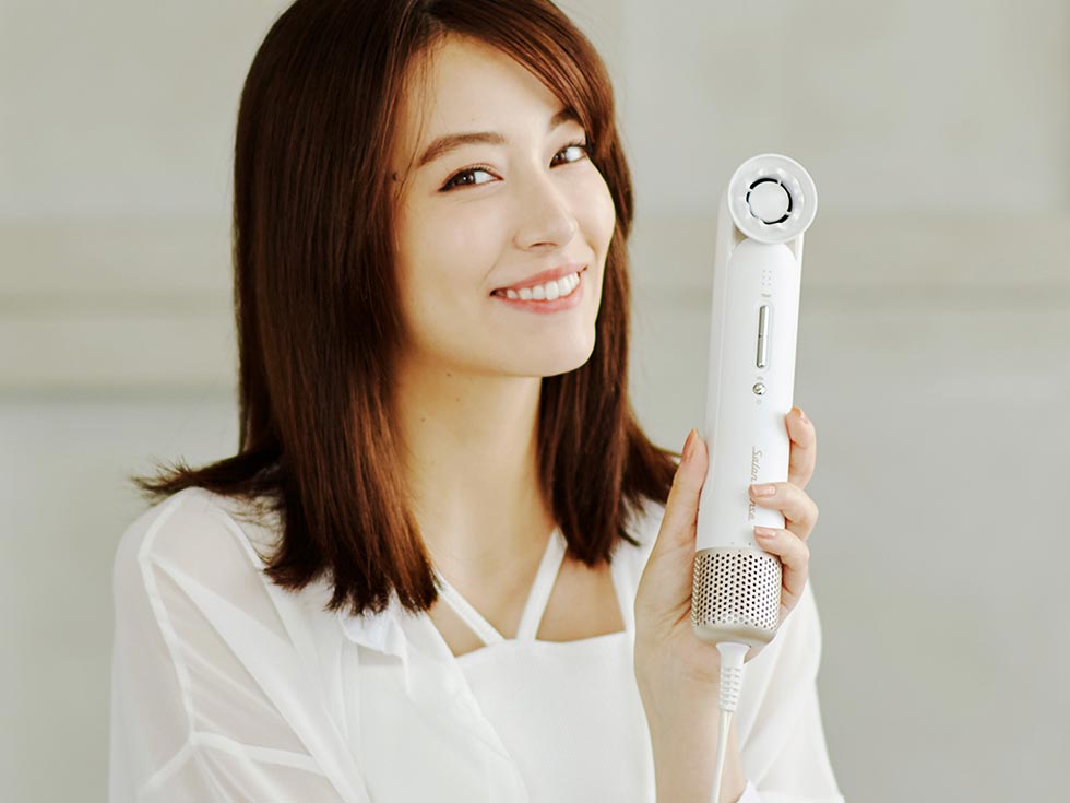 サロンセンス イオンバランスドライヤー KHD-9570 軽くて持ちやすい！