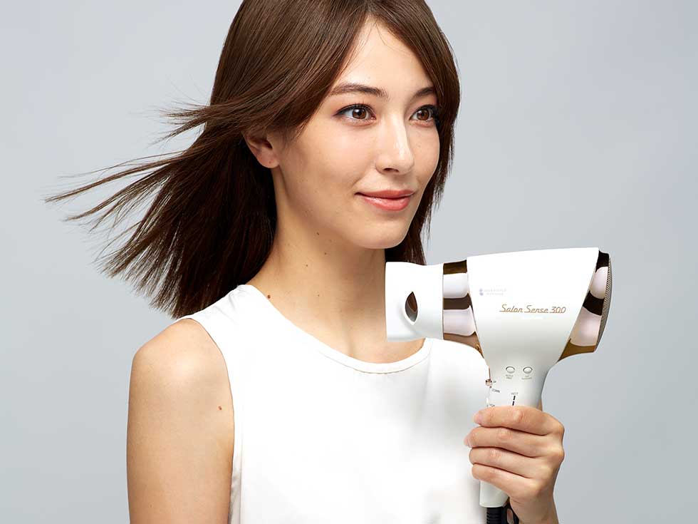 サロンセンス300 イオンバランスドライヤー KHD-9940 ヘアドライが髪をいたわる時間になる
