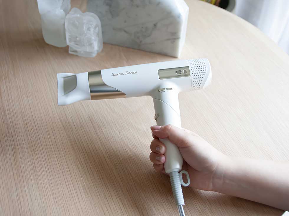 サロンセンス イオンバランスドライヤー KHD-9971 ヘアドライが髪をいたわる時間になる