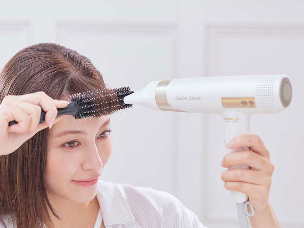 サロンセンス イオンバランスドライヤー KHD-9971 前髪のスタイリングにも