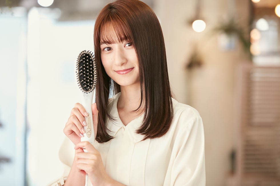 サロンセンス300 イオンバランス アイロンブラシ KHR-6910 スタイリングが髪をいたわる時間に
