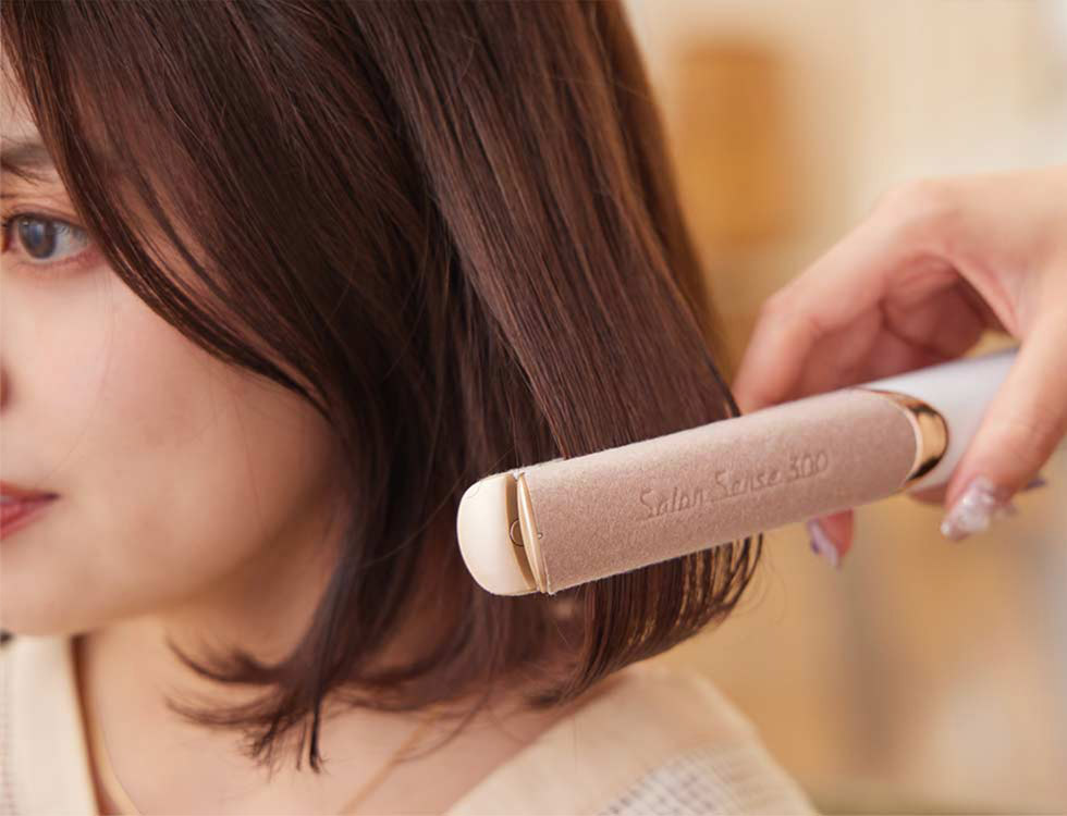 サロンセンス300 ストレートアイロン KHS-8740 使用イメージ　ボブ