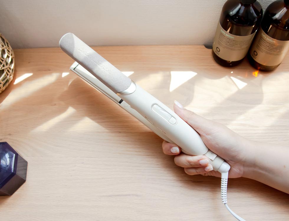 サロンセンス ストレートアイロン KHS-8770 軽くて持ちやすい！