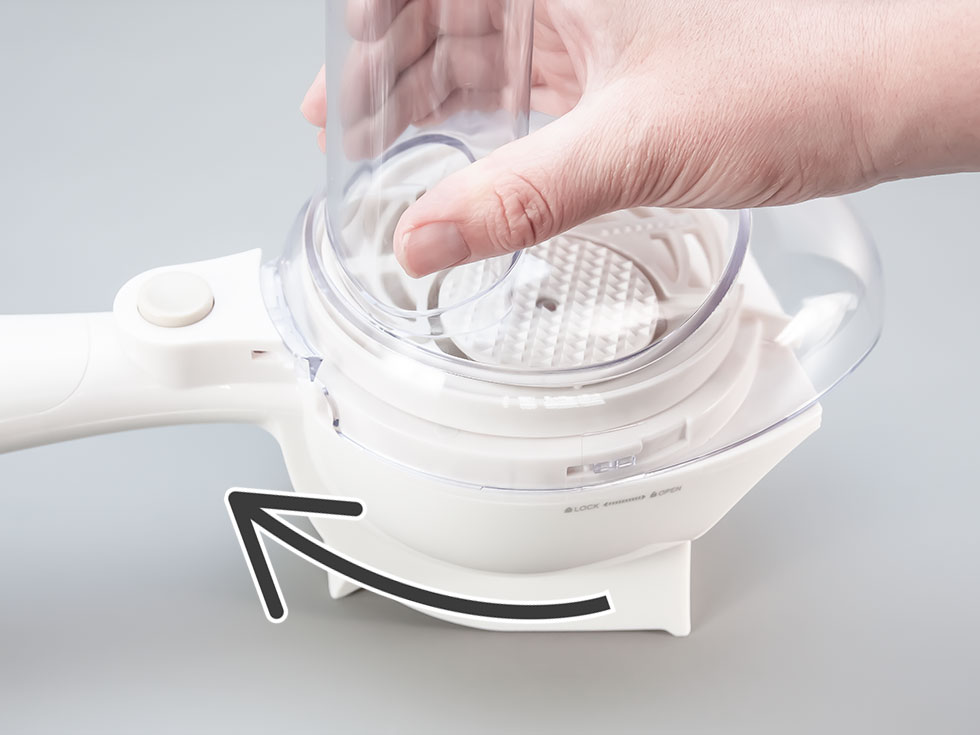 蓋をセットしないと通電できない安全スイッチ付き