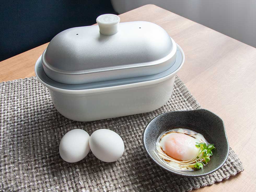 付属の蒸し器で手軽にゆで卵や温泉卵ができる