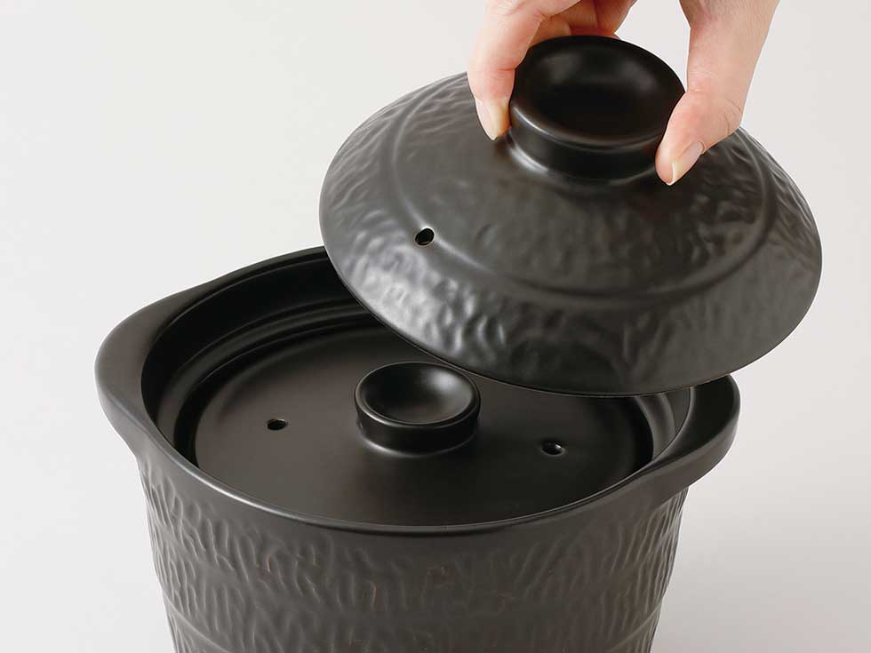 ふたが二重で吹きこぼれにくい