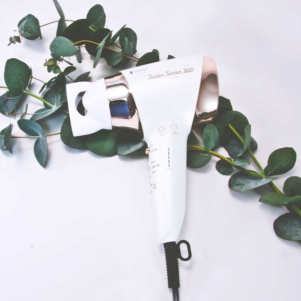 母の日プレゼントに実用的なイオンバランスドライヤー KHD-9940