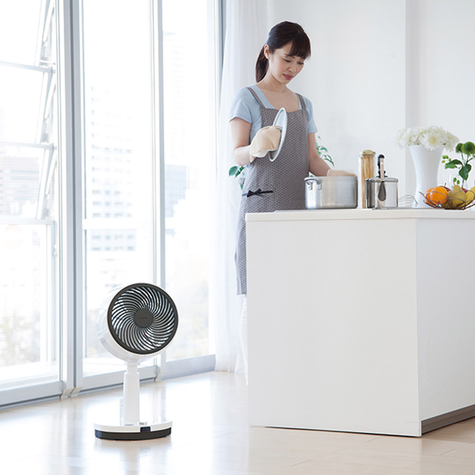 KCF-2322　コードレスサーキュレーター  キッチンにも