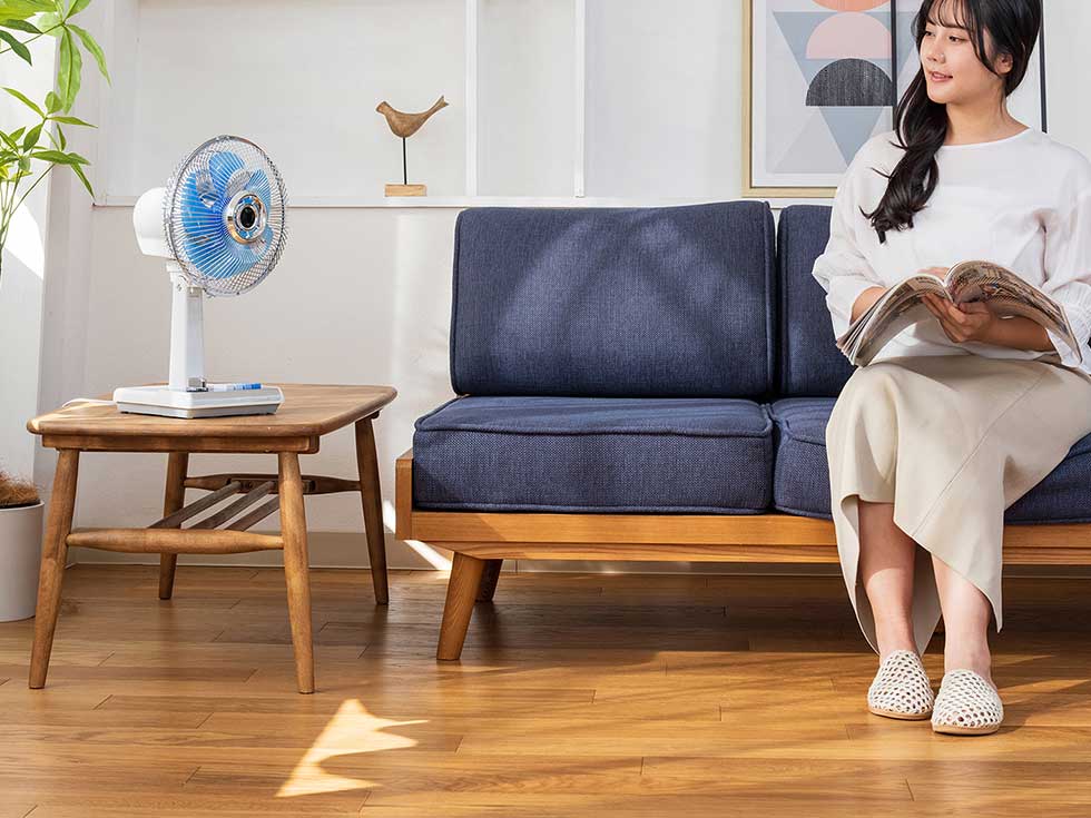 懐かしい雰囲気の昭和レトロデザインな扇風機 扇風機コイズミklf2067