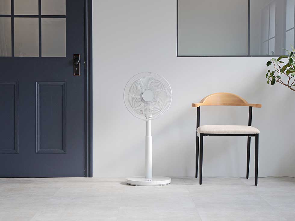 コイズミ リビング扇風機DCモーターピタッと首振り KLF-30251