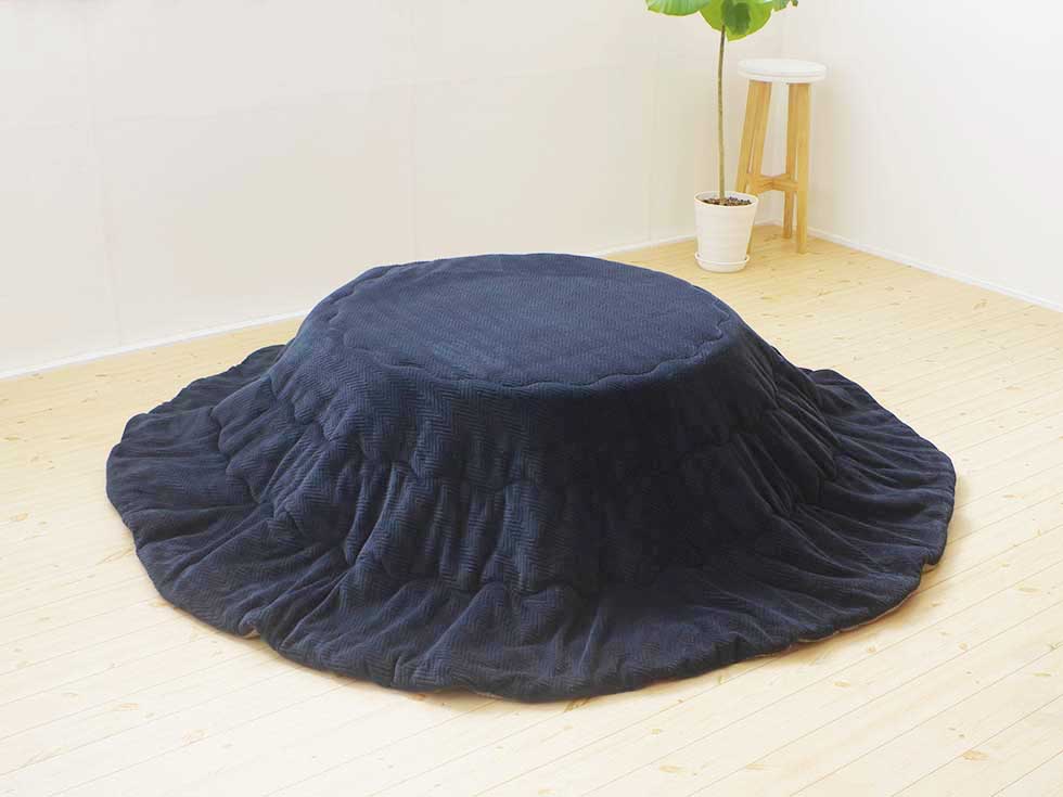 おしゃれなホワイトオークの木目調天板に合う色合い