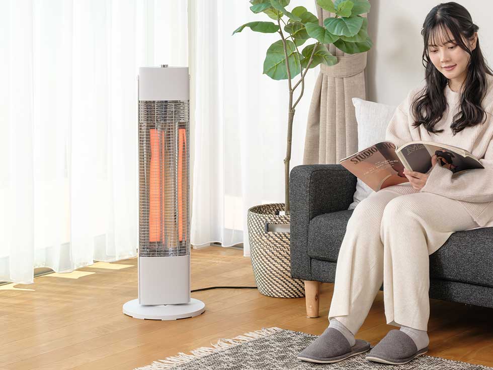 スイッチオンですぐ温かいカーボンヒーター搭載 コイズミ 遠赤電気ストーブ KKH-0952