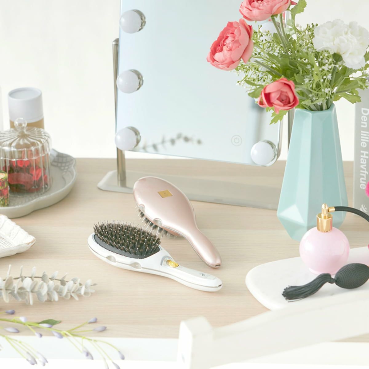 USB充電式マイナスイオンリセットブラシKBE-2410 | コイズミオンライン