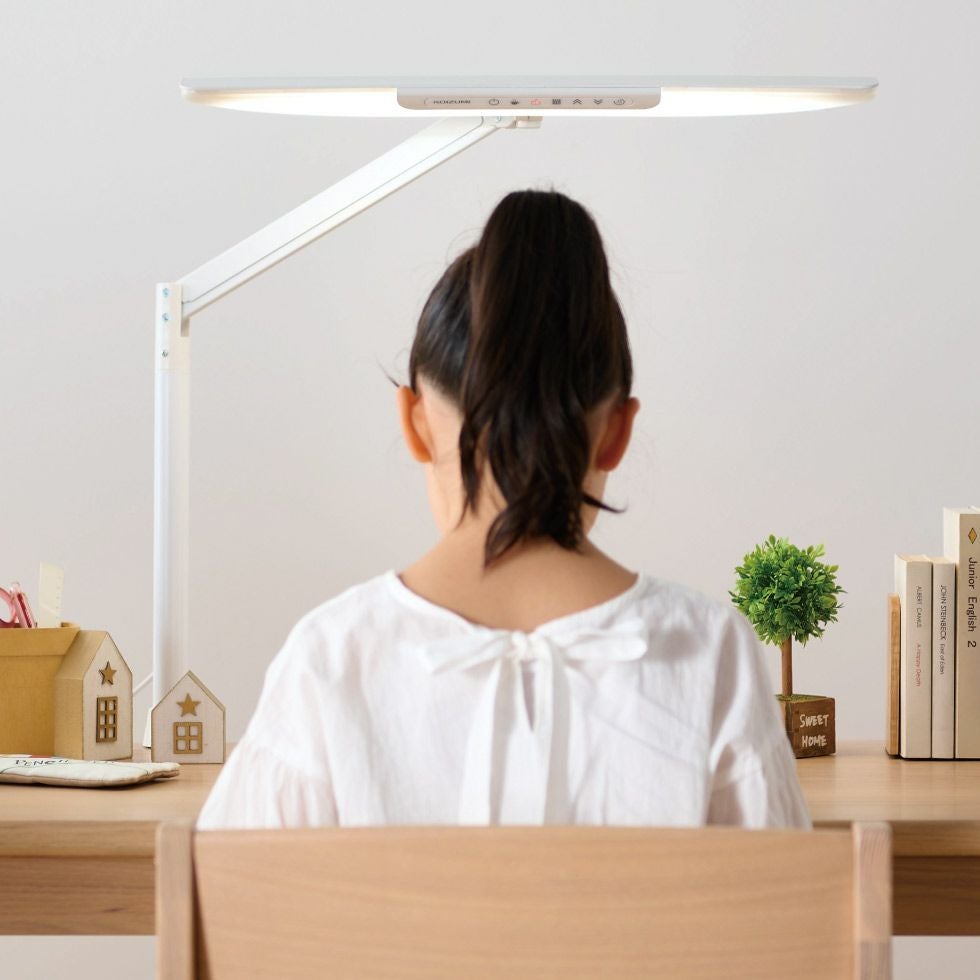 太陽光スペクトルLEDデスクライトECL-111/ECL-112 | コイズミ