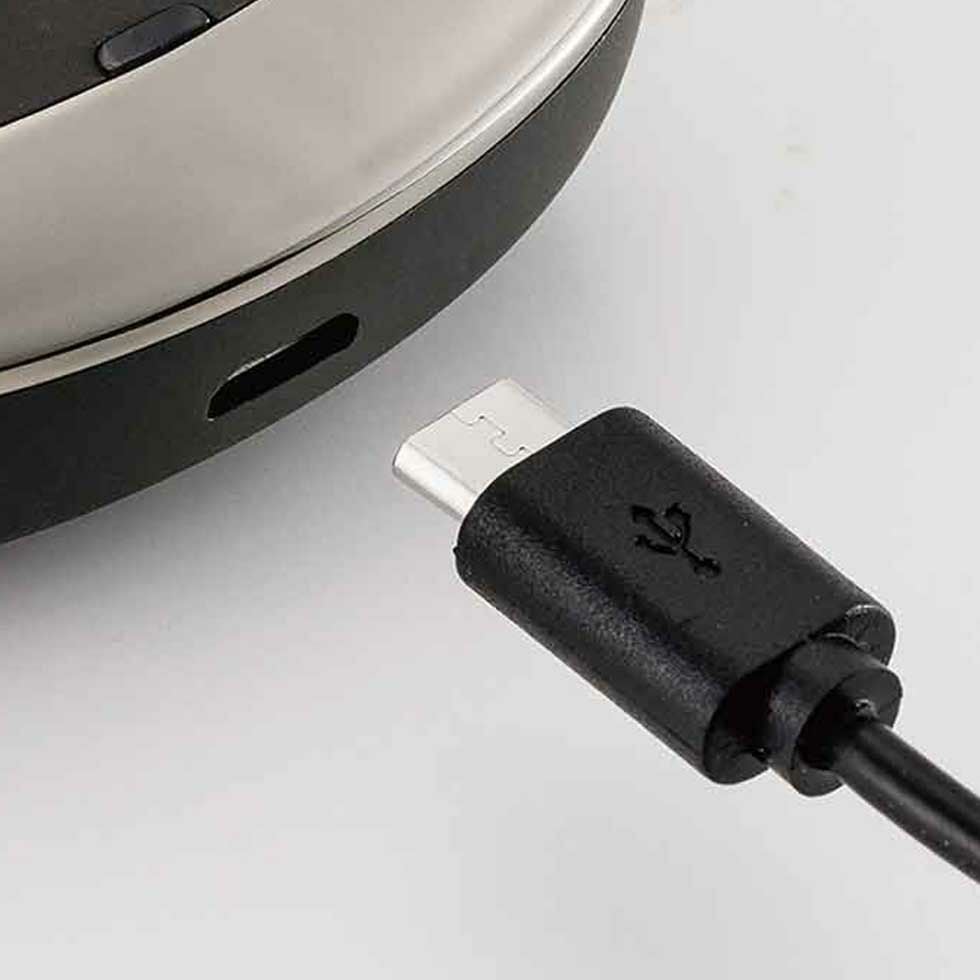 リアライズ　美顔器付　充電コード付 日産：オプショナルパーツ | 日産アリア【ARIYA】 | 周辺機器 | 充電