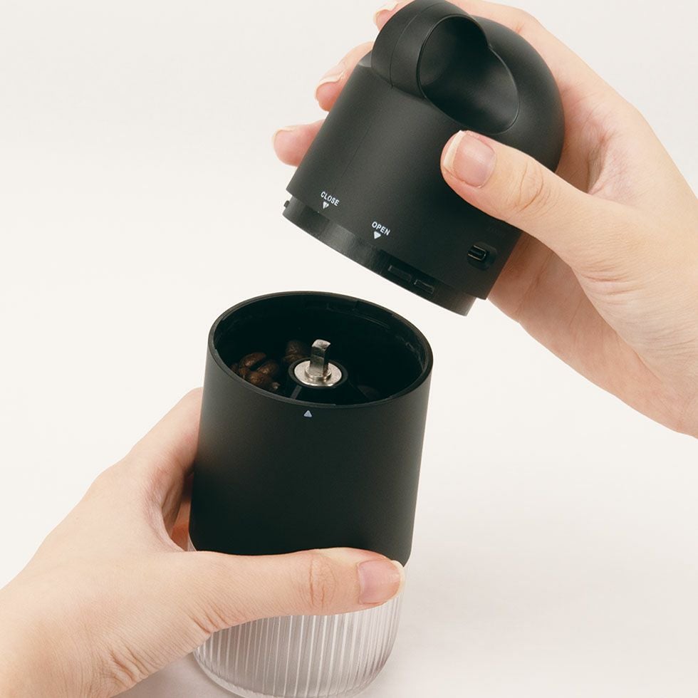 USB充電式ポータブルコーヒーグラインダーKKM-0110 | コイズミ
