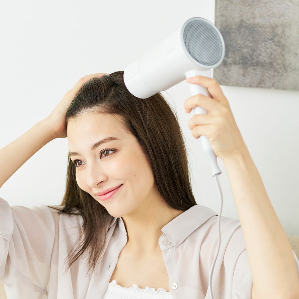 収納スタンド付きマイナスイオンヘアドライヤーKHD-K330 | コイズミ