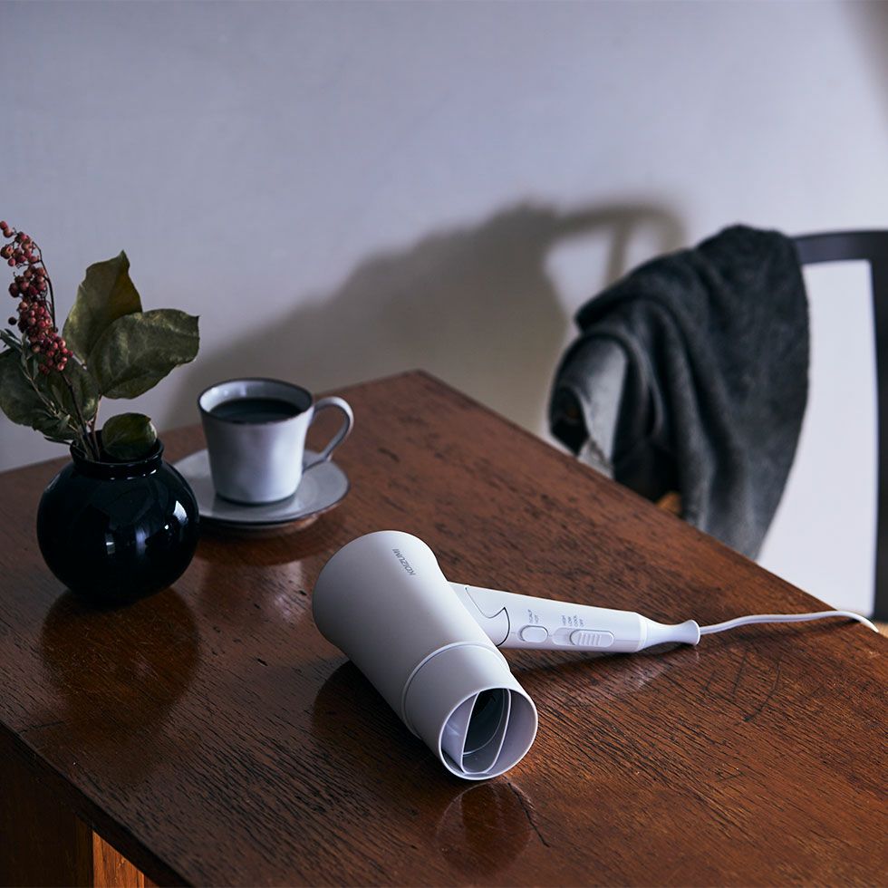 収納スタンド付きマイナスイオンヘアドライヤーKHD-K330 | コイズミ