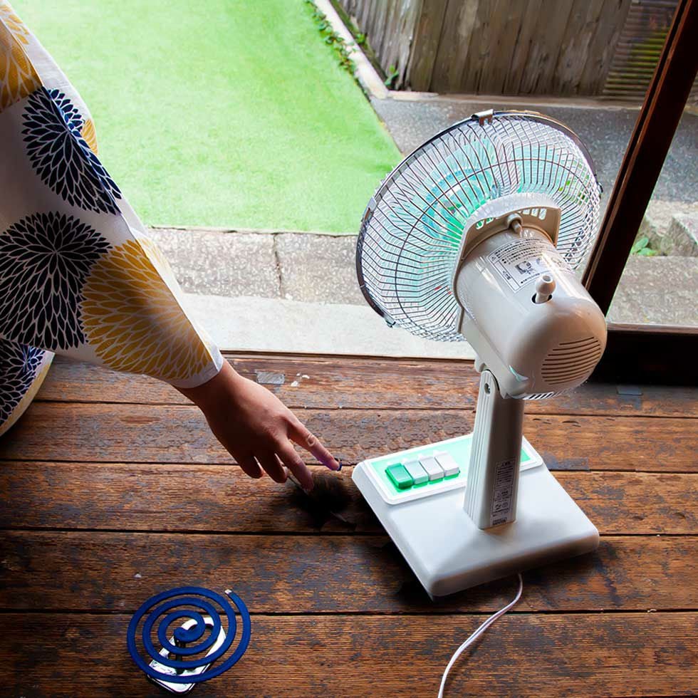 レトロデザインミニ扇風機KLF-2057 | コイズミオンラインショップ